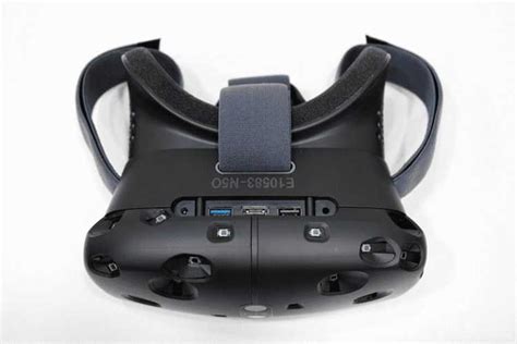 HTC Vive купить в Москве. Цена на шлем виртуальной реальности HTC Vive