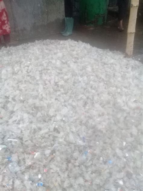 Pet Pete Flake Clear White Hot Cold Wash Pet Flakes