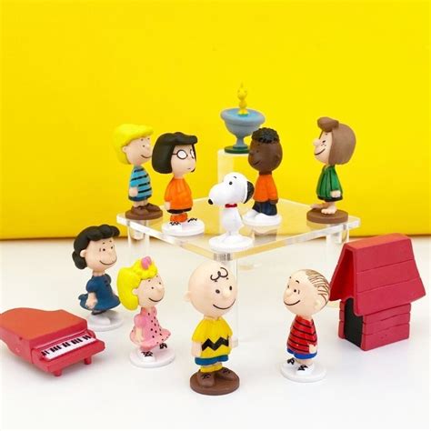 Hot Peanuts Charlie Brown Snoopy Playset Figure Cake Topper Usa Toy