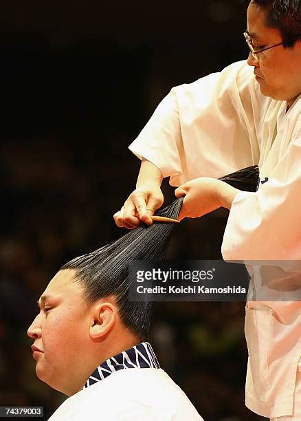 Sumo Wrestler Hair Photos And Premium High Res Pictures Getty Images