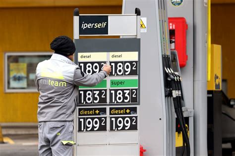 Pompa Magna Lantitrust Indaga Sui Signori Del Petrolio Lidentità