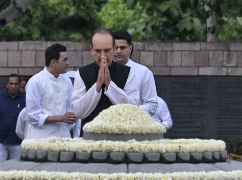 Leaders Pays Tribute To Former Pm Rajiv Gandhi On His 78th Birth Anniversary Photos Hd Images