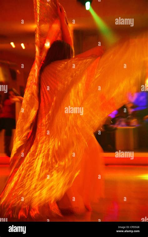 Bellydance Hi Res Stock Photography And Images Alamy