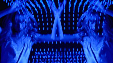 Red Hot Chili Peppers Retrata Viagem De Drogas No Clipe De Goodbye Angels