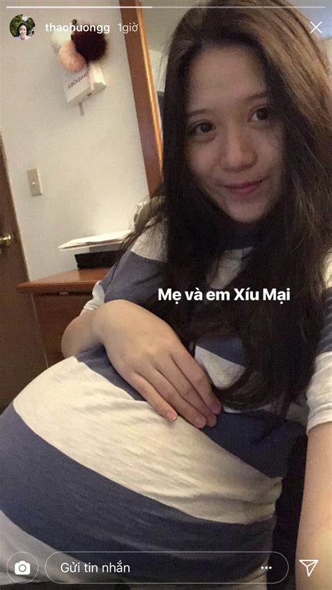 Thảo Hương hot girl đẹp không son phấn khoe bụng bầu trên MXH