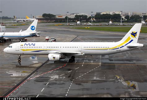 F GYAZ Airbus A321 111 Myanmar Airways International Air