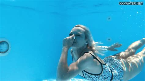 Outdoor Swimming Pool Erotics With Naked Zazie