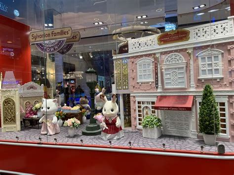 Прогулки по Детскому миру под Новый год: Sylvanian Families
