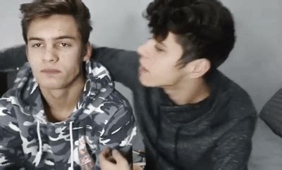 Gay Tumblr Gay Men Kissing Lgbt Love Boy Photography Poses Cute Gay Couples Twinks Romance