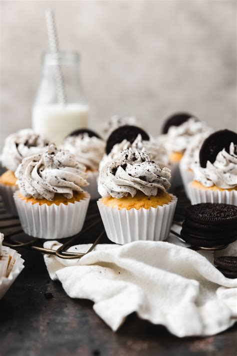 Easy Cookies And Cream Cupcakes Bread Baking Babe