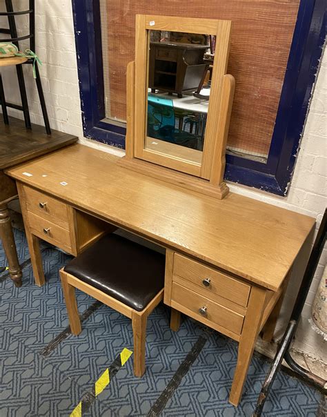 Dressing Table Stool Southgate Auction Rooms