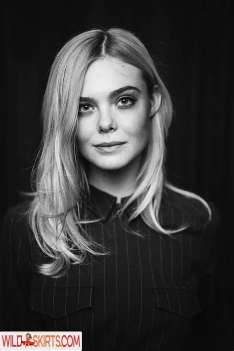 Elle Fanning Ellefanning Nude Instagram Leaked Photo