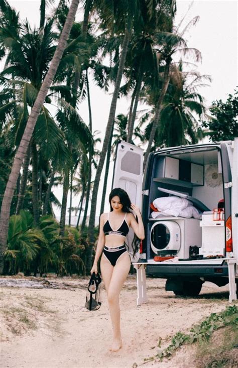 Ng C Trinh M C Bikini B T O Ng I N D A H U Th Nh Th I Sau Khi G Y N O V Chuy N Mua T