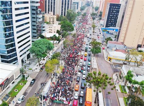 Tsunami da Educação Protestos acontecem em todos os estados e no DF