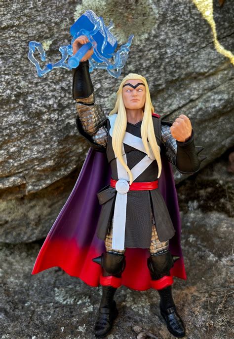 REVIEW: Marvel Legends Thor Herald of Galactus Figure (Controller
