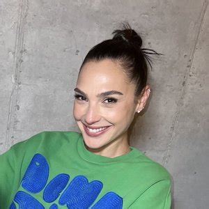 Gal Gadot Fucking Food Dildo Naked Sex Photos Mrdeepfakes My Xxx Hot Girl