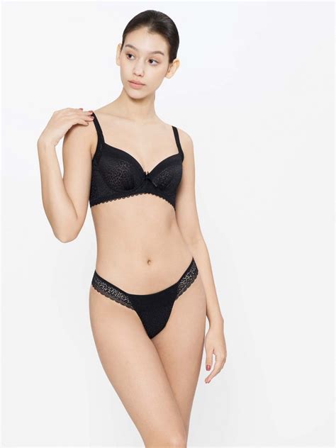 BF 05939 Lace Top Low Rise Thong Black SATAMI Lingerie 低腰蕾絲丁字褲 黑 SATAMI 網上商店