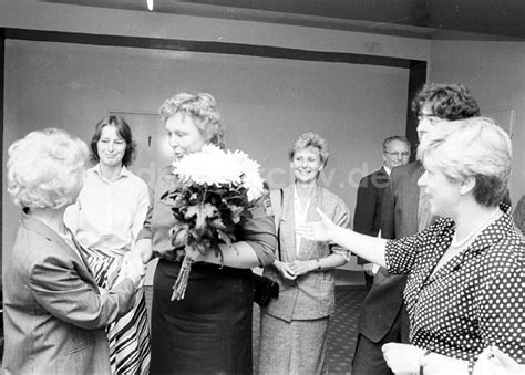 Ddr Bildarchiv Berlin Margot Honecker In Der Scholochow Os