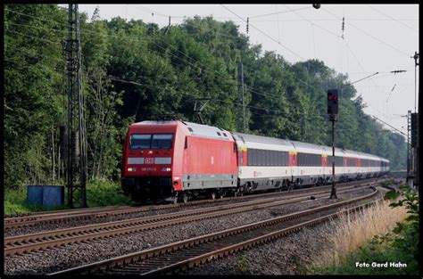 EC 9 nach Chur hier beim Erreichen des Bahnhofs Natrup - Hagen am 4.7. ...