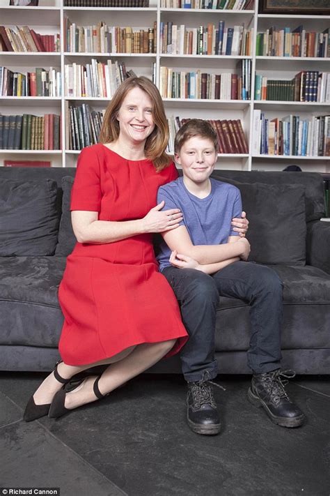 9 Hot Sexy Annabelle Cole Bikini Pics