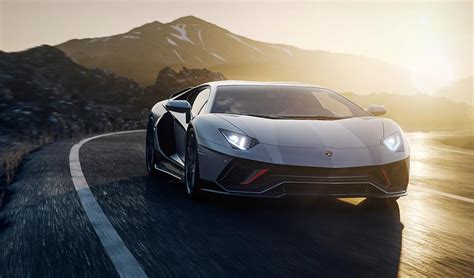 cost    operate  lambo lambocars