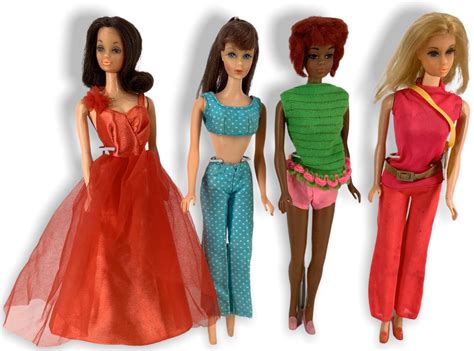Lot Mod Barbies Including A Tnt Julia Brunette Tnt Walking Barbie And Brunette Steffie