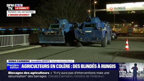 Col Re Des Agriculteurs Des Blind S Positionn S Devant Le March De Rungis