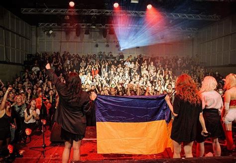 Pussy Riot вновь собрали 10 тысяч евро для детской больницы в Киеве