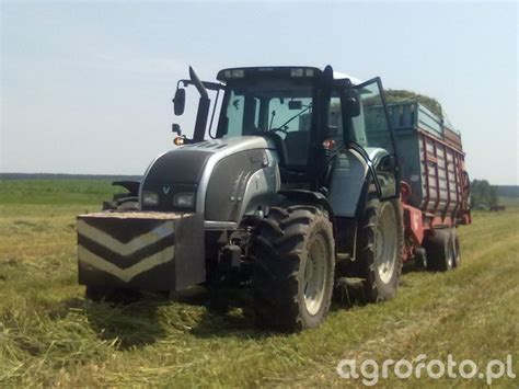 Fotografia Ciagnik Valtra T Versu Id Galeria Rolnicza Agrofoto