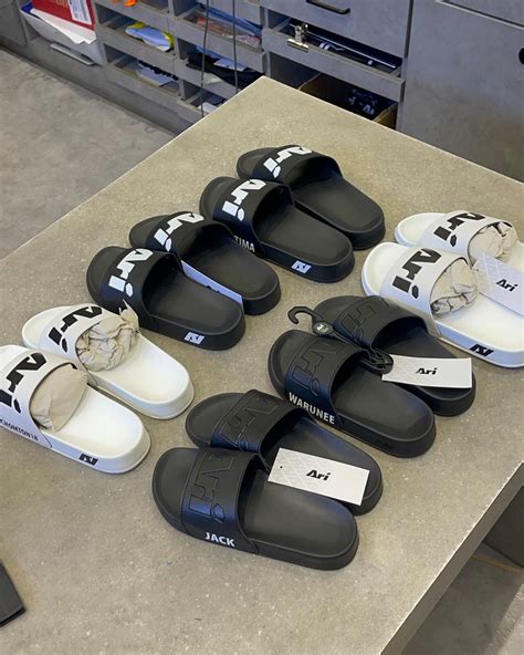 thunder shop • รับหิ้ว ARI แท้จากช็อป! 🧡 | ARI ESSENTIAL BACKPACK ใบ