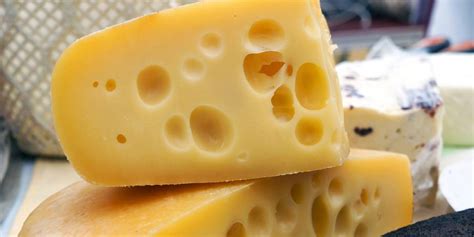 12 Varieties of Swiss Cheese and Their Nutritional Properties ...