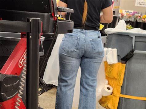 Out In The Wild My Favorite HEB Worker Milf With A Dumpy PT Tight Jeans Forum