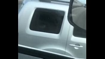 Mujer masturbándose en piloto automático XVIDEOS