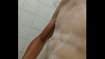 Novinho Pauzudo No Banheiro XVIDEOS