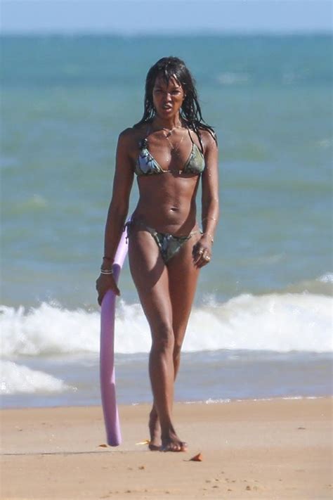 Naomi Campbell In A Bikini Will Help You Stick To That Resolution