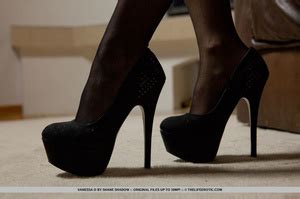 Blonde In Black Lingerie Plays With A Brown Rope And Fu XXX Dessert