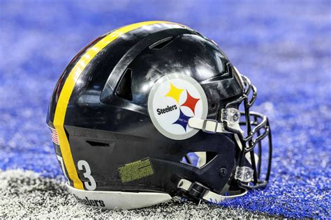 Analyst Believes Steelers Could Make 'Massive Mistake' This Offseason