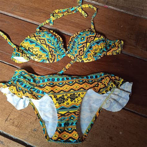 Bikini Set Fesyen Wanita Pakaian Wanita Lainnya Di Carousell