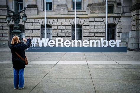 Scholz Ruft Am Holocaust Gedenktag Zum Kampf Gegen Menschenhass Auf