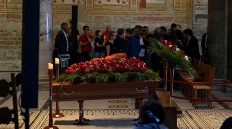 Fotogallery I Funerali Di Francesco Nuti