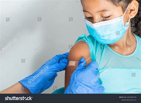 3 400 Niña Latina Vacuna Images Stock Photos 3D objects Vectors Shutterstock