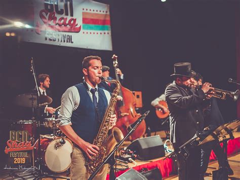 Hot Swing Sextet M Lodinote