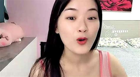 PiggyBaby Naked Stripping On Cam For Live Sex Video Chat Gyrls