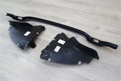 Детали для установки переднего "М" бампера — BMW 5 series (F10), 2 л ...