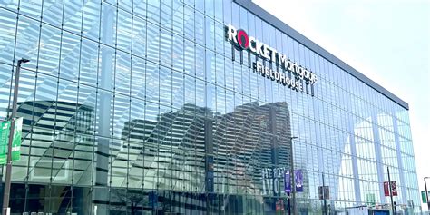 Cleveland Ohio Hotels Near Quicken Loans Arena Holiday Inn Express
