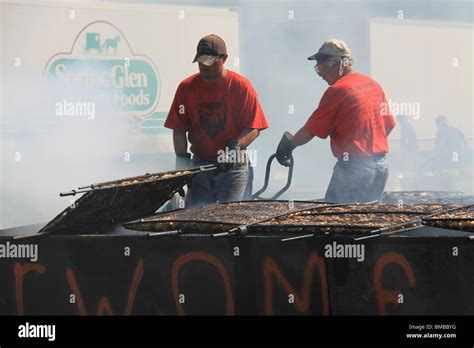 Worlds Largest Bbq Hi Res Stock Photography And Images Alamy