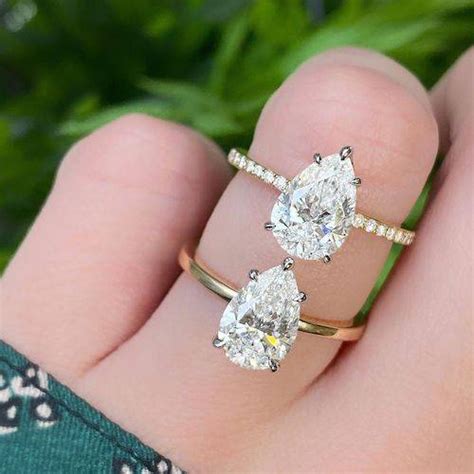 Get Mesmerized By The Sparkle Of Pear Shaped Engagement Ring On Your