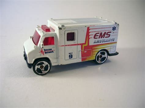 Vintage Hot Wheels Ambulance Ems Paramedics Mattel