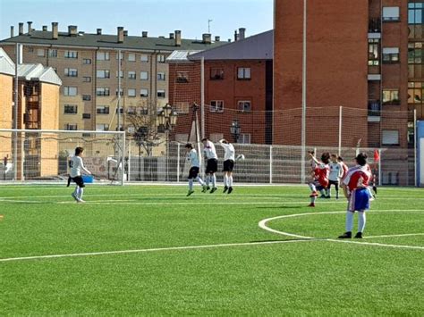 Dominio total Juventud Estadio Club de Fútbol Oviedo