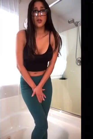 Sexy Latina Has An Accident In Yoga Pants ThisVid